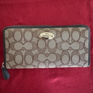 Coach Signature Tan and Black Wallet-EUC